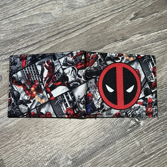Marvel Deadpool Wallet - Picture 2 of 4